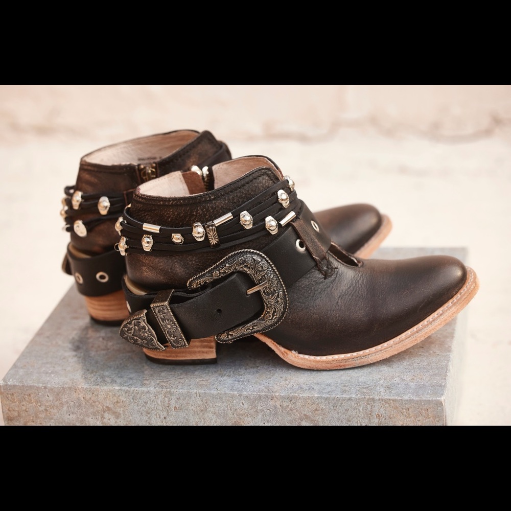 Freebird SALOON Booties Size 9